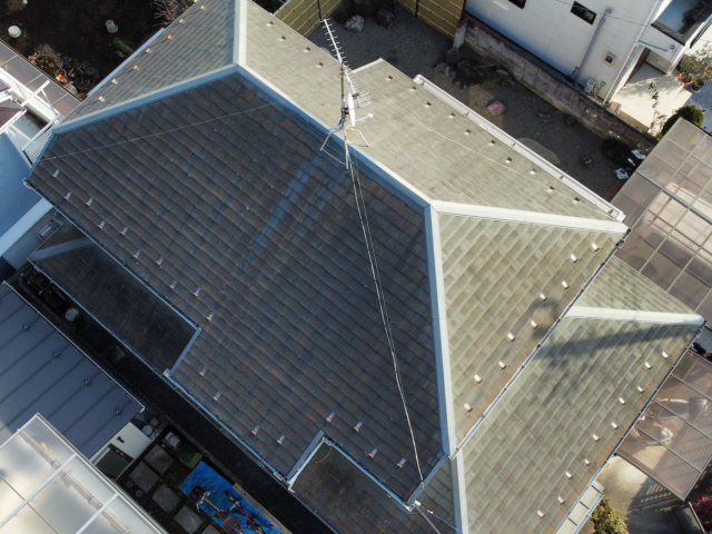 武蔵野市　武蔵野市外壁塗装する前の汚れた屋根