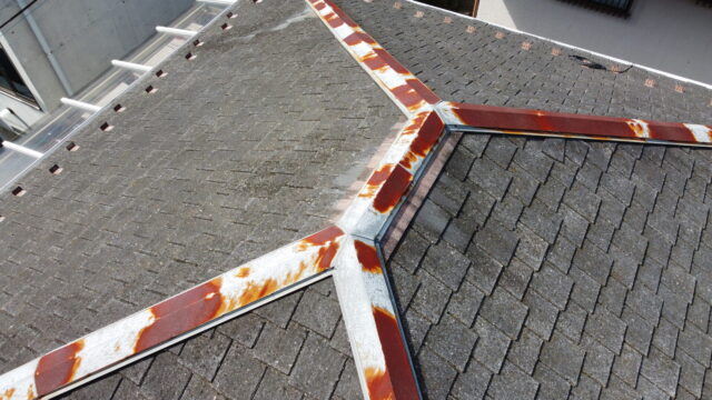 武蔵野市 施工前の錆びた屋根