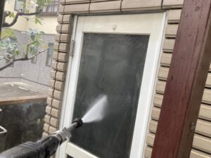武蔵野市　窓の高圧洗浄