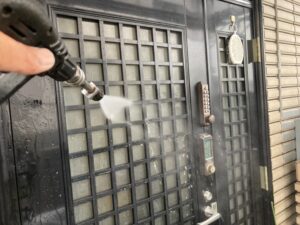 武蔵野市　玄関の高圧洗浄