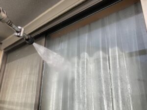 武蔵野市　窓の高圧洗浄