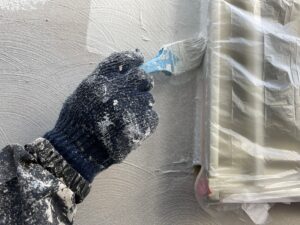 調布市　外壁塗装　窓の縁取り塗装