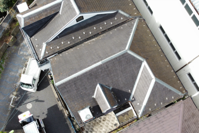 世田谷区にある家の塗装前の屋根